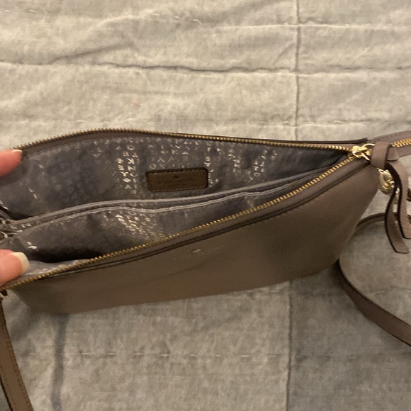 Like New Taupe Kate Spade Leather Cross Body / Shoulder Purse w Adjustable Strap - Picture 3 of 3